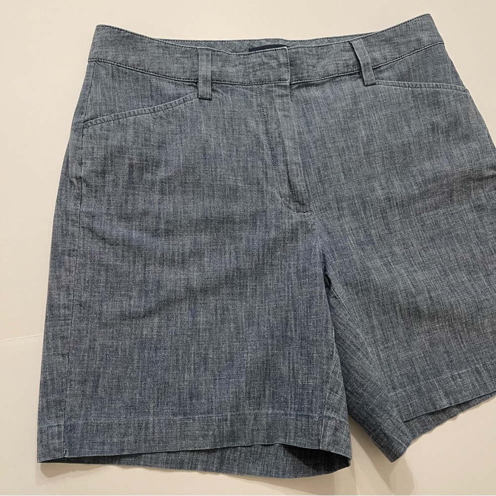 Lands’ End Women's 7" Mid-Rise Chino Tailored Blue Cotton Chambray Shorts 8 - Picture 2 of 10